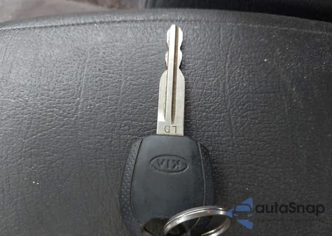 2005 Kia Spectra5 из США, поврежденный, VIN KNAFE162955095062